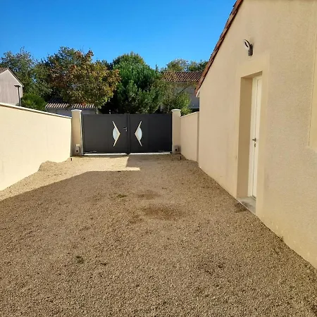 Superbe Comfortable Chu Et Universite