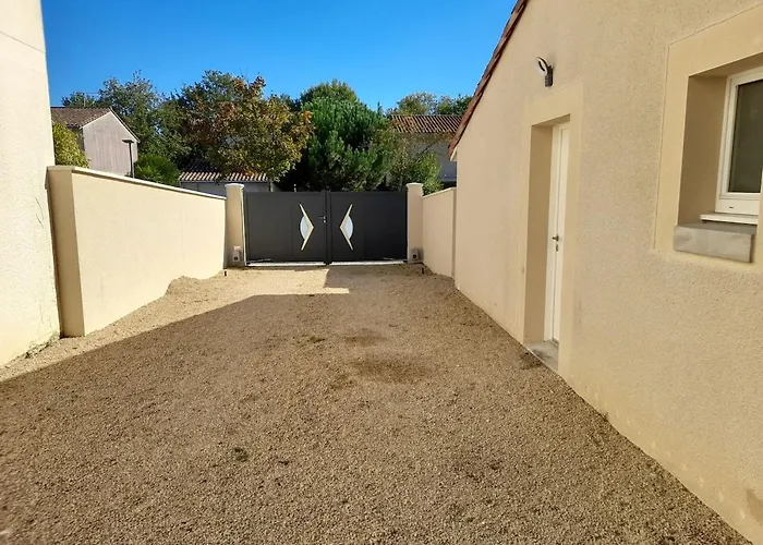 Superbe Comfortable Chu Et Universite